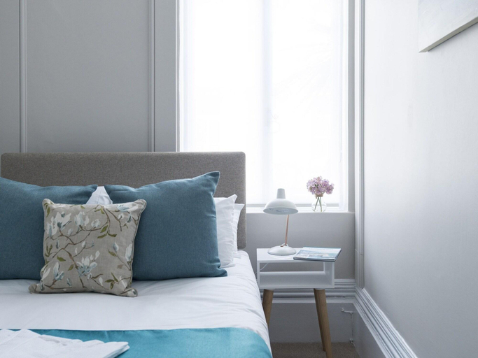 Bedroom 3, Innit Hotel - Marina House, Brighton and Hove