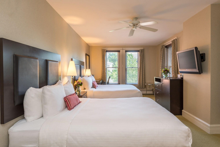 Bedroom 3, Centennial Inn, Merrimack