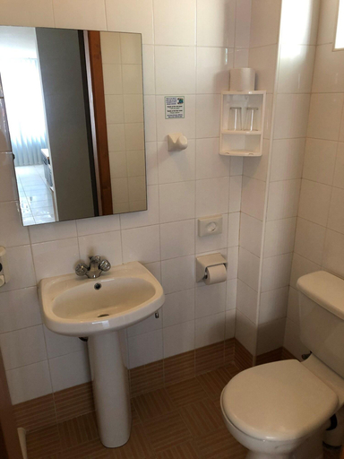 Bathroom 4, Sunseeker Holiday Complex, Saint Paul's Bay