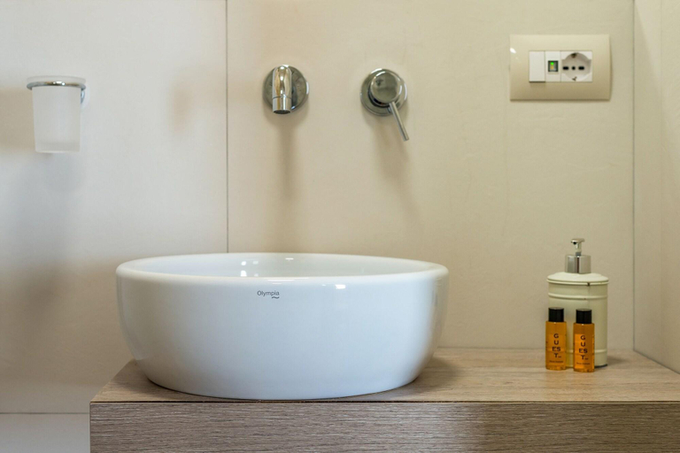 Bathroom 4, B&B Grottone, Bari