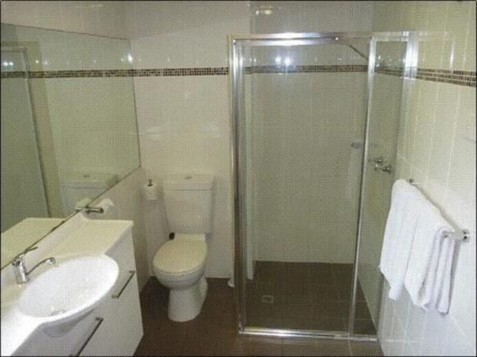Bathroom 4, Walkabout Lodge, Nhulunbuy