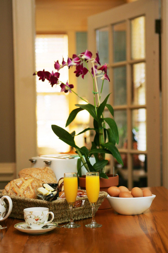 Food & Drinks 5, Williamsburg Manor B&B, Williamsburg