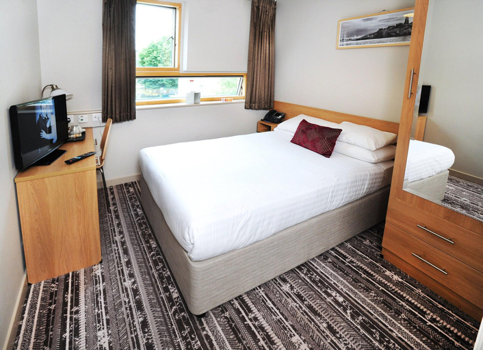 Bedroom 3, Lancaster Hotel Spa, London