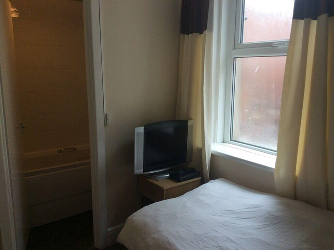 Bedroom 3, The Trentwood - Hotel, Blackpool