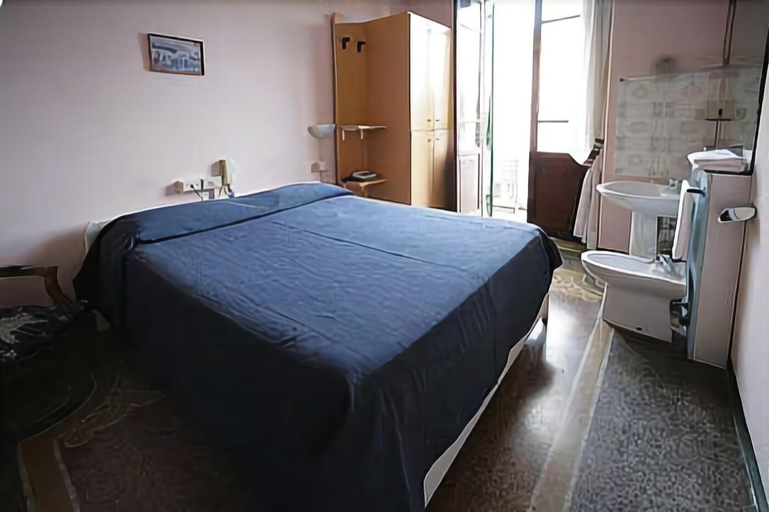 Bedroom 14