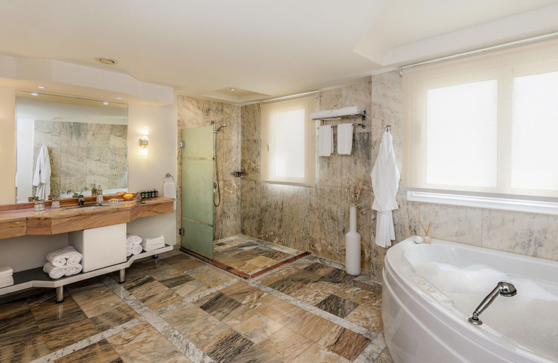 Bathroom 5, Rixos Alamein, Ad-Dab'ah