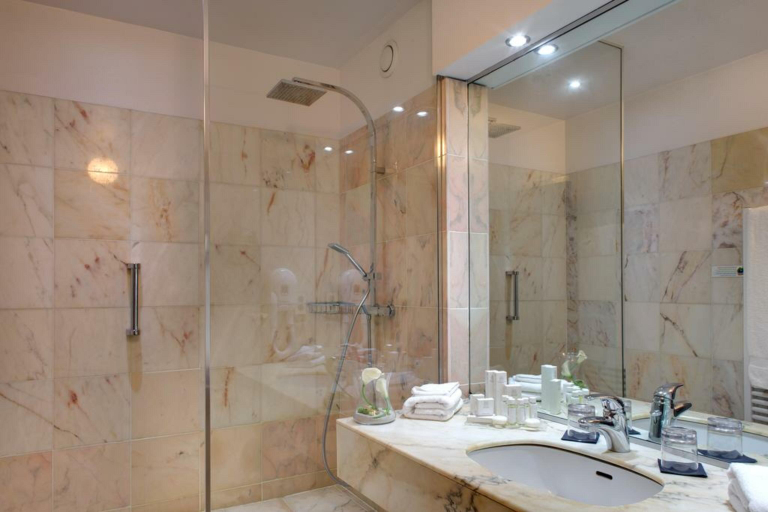 Bathroom 5, Couvent des Minimes, Nord