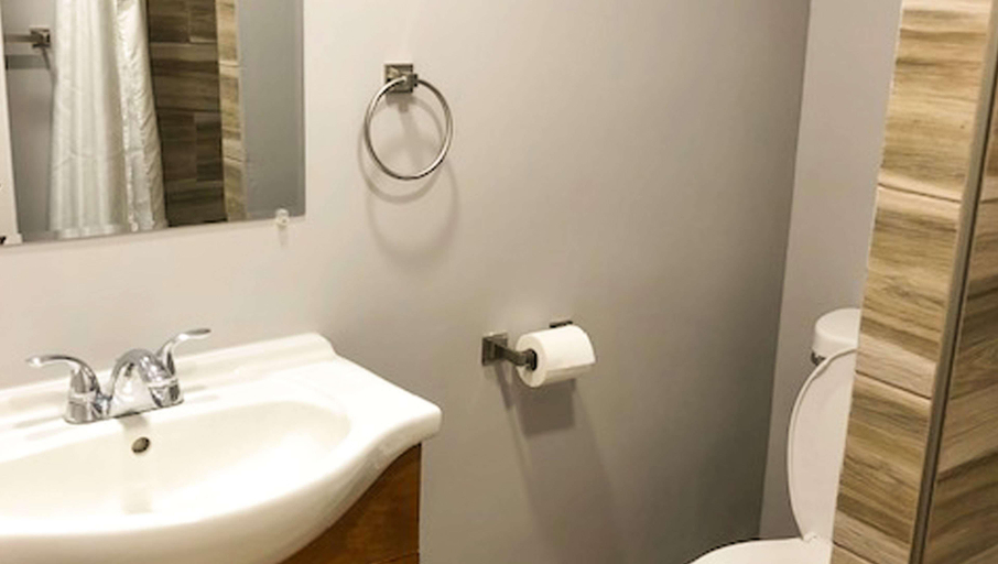 Bathroom 4, Howard Johnson by Wyndham Ridgecrest, CA, Kern