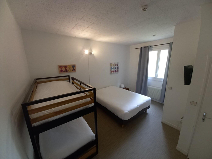 Bedroom 3, Hotel Les Cedres, Pas-de-Calais