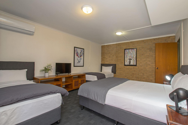 Bedroom 3, River Street Motel, Ballina