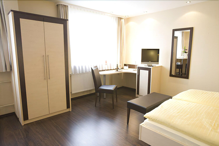 Bedroom 4, Hotel Westend, Nürnberg