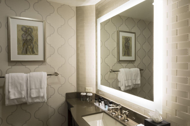 Bathroom 5, Grandover Resort & Spa a Wyndham Grand Hotel, Guilford