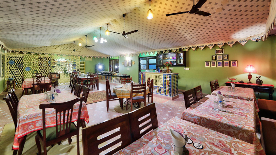 Food & Drinks 5, Ikaki Niwas Ct, Jaipur