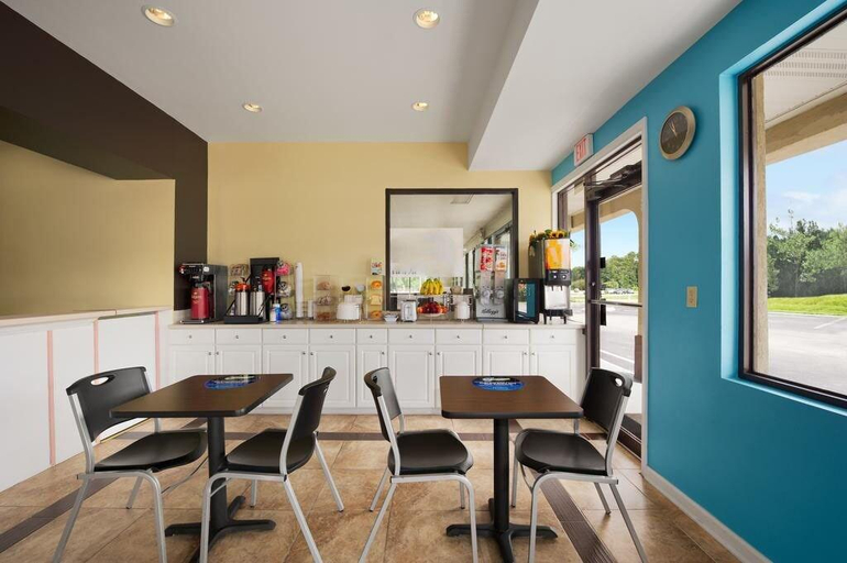 Public Area 3, Rose Garden Inn Suites, Thomas