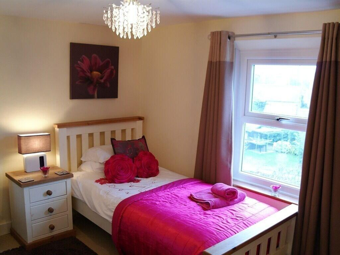 Bedroom 2, Bay Tree House, Dorset