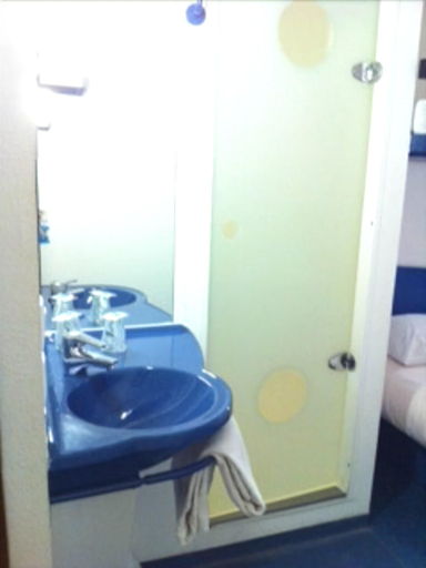 Bathroom 3, Hotel Villenouvelle, Tarn-et-Garonne