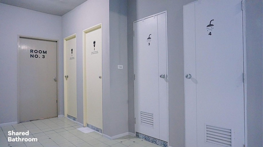 Public Area 2, Need Sleep Hostel, Phra Khanong