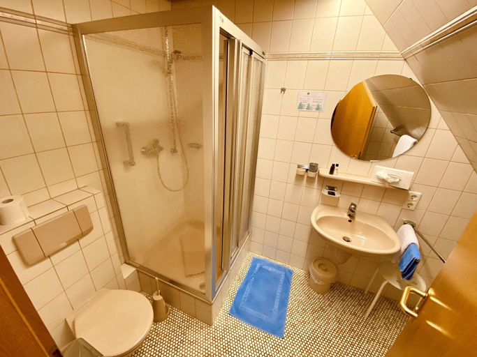 Bathroom 4, Gasthaus Zur Staude, Schwarzwald-Baar-Kreis