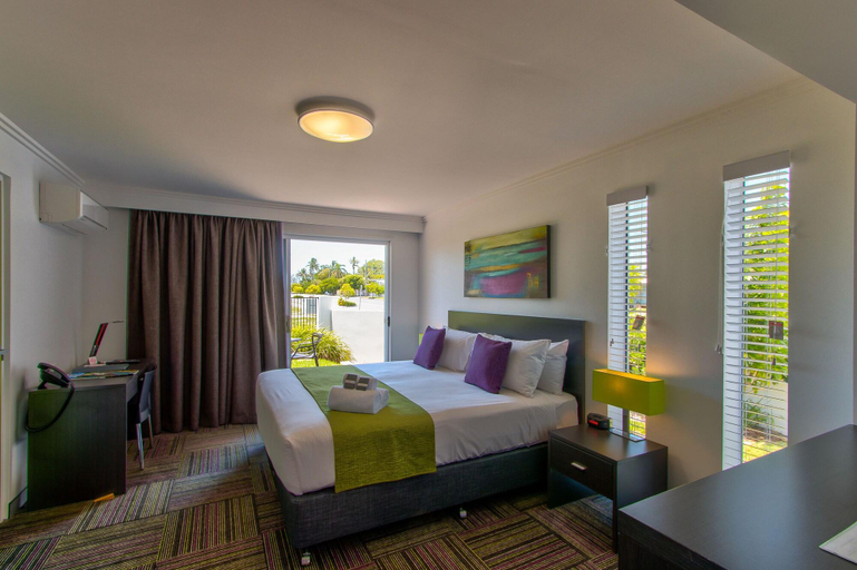 Bedroom 4, Mackay Oceanside Central Hotel, Mackay - Pt A