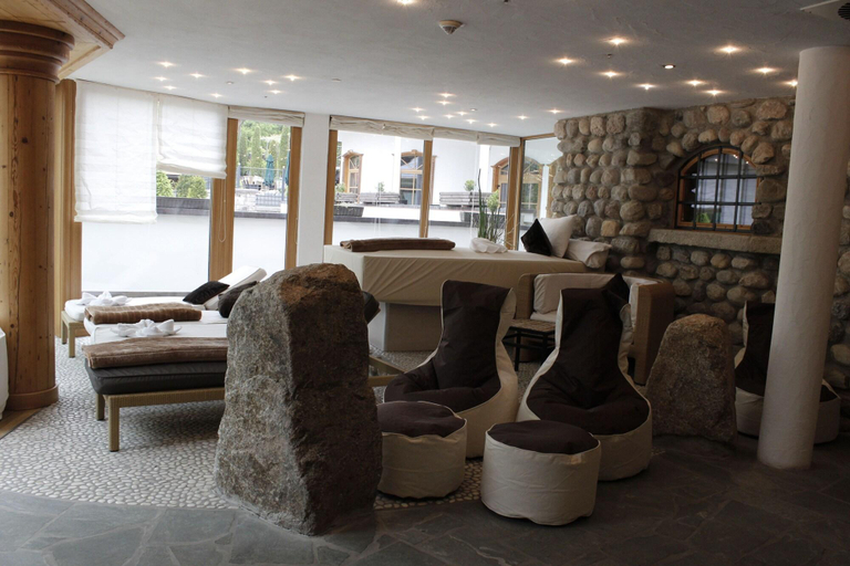 Public Area 2, Bayerischer Hof, Cham