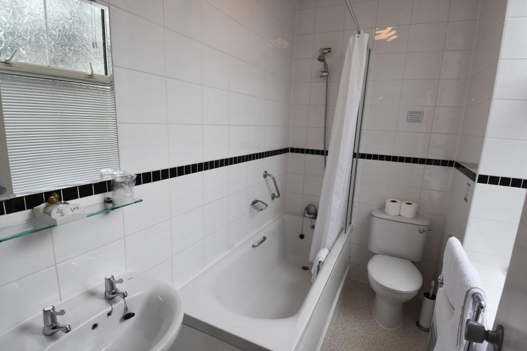 Bathroom 4, Mayfair Hotel, Bournemouth
