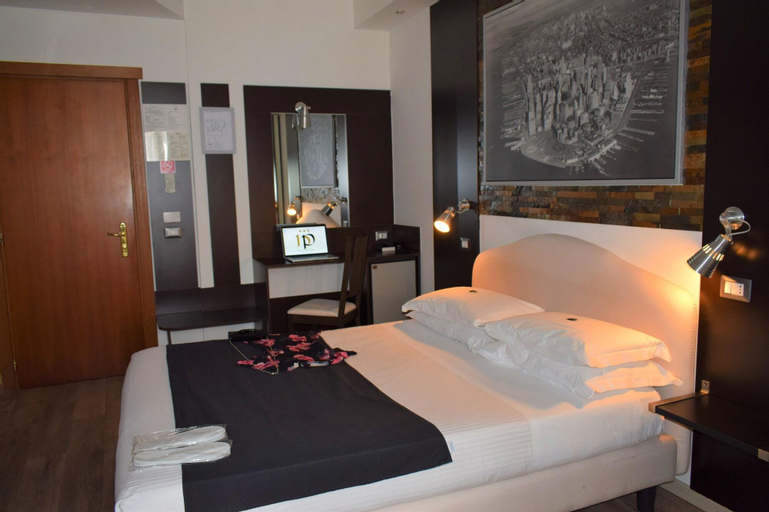 Bedroom 5, Hotel Perugino, Milano