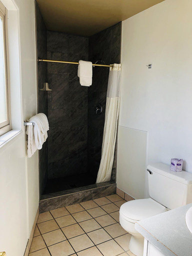 Bathroom 4, Motel Garberville, Humboldt