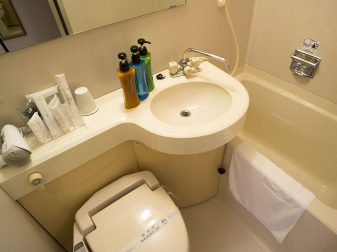 Bathroom 4, APA Hotel Kochi, Kōchi