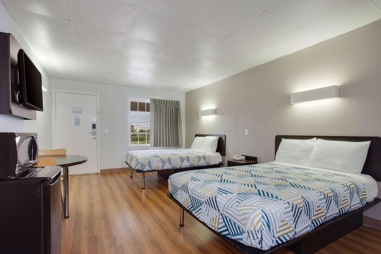 Bedroom 3, Motel 6 Walterboro, SC, Colleton