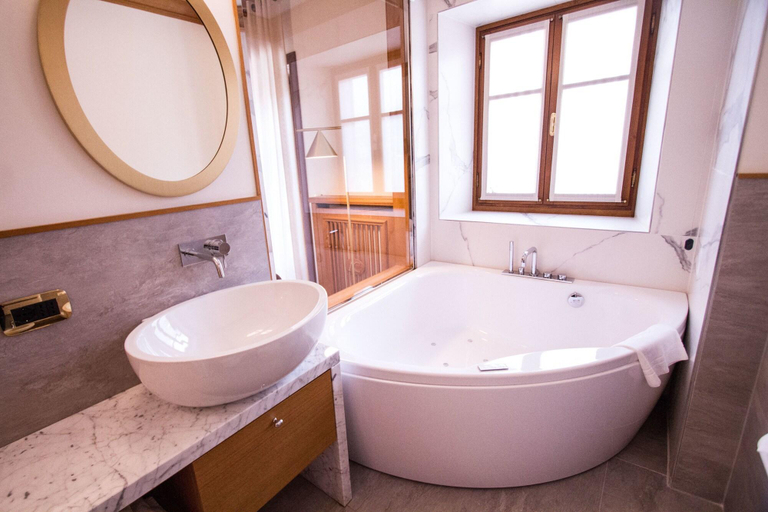 Bathroom 4, Ambra, Belluno