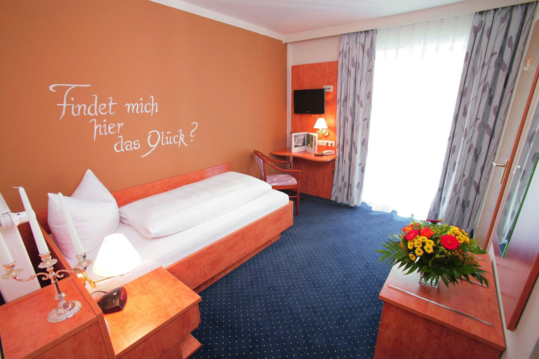 Bedroom 4, Hotel Seeblick, Traunstein