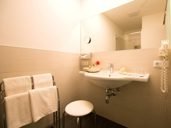 Bathroom 4, Austria Classic Hotel Wolfinger - Hauptplatz, Linz