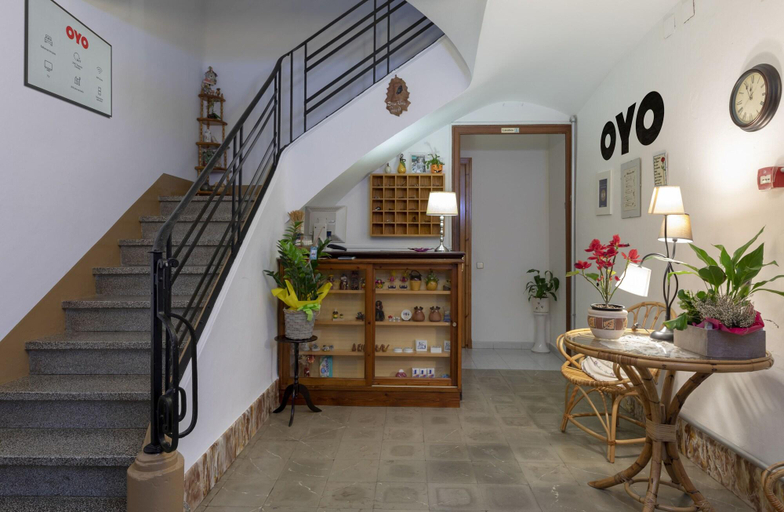Public Area 3, Hostal Montserrat, Barcelona