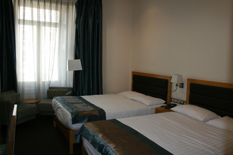 Bedroom 3, The Cromwell Crown, London