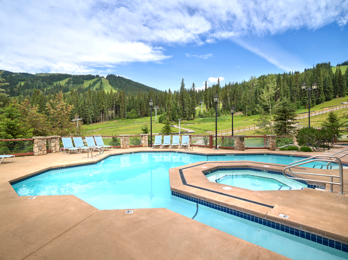 Sport & Beauty 2, Sun Peaks Grand Hotel and Conference Centre, Thompson-Nicola