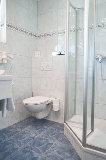 Bathroom 4, Zum Fischer am See, Rosenheim