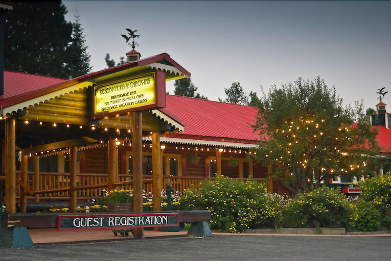 Exterior & Views 1, Brundage Inn, Valley