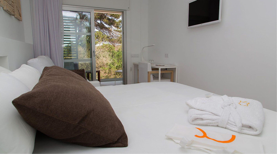 Bedroom 2, Cala Saona Hotel, Baleares
