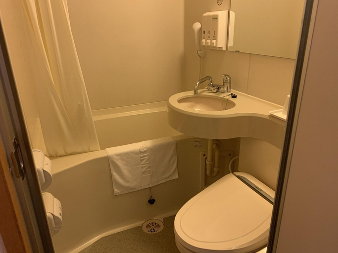 Bathroom 4, Toyoko Inn Kyoto Gojo-karasuma, Kyoto
