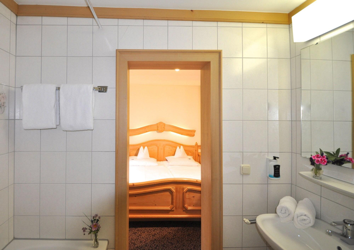 Bathroom 4, Sonnenbichl Ferienwohnungen, Oberallgäu