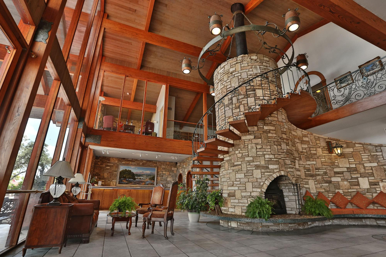 Public Area 2, The Inn Of The Hills, Kerr