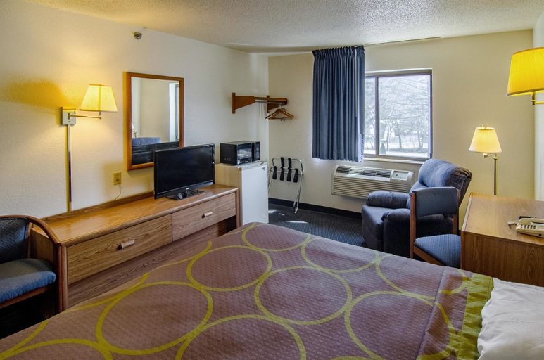 Bedroom 3, Super 8 Williamsport Area, Lycoming
