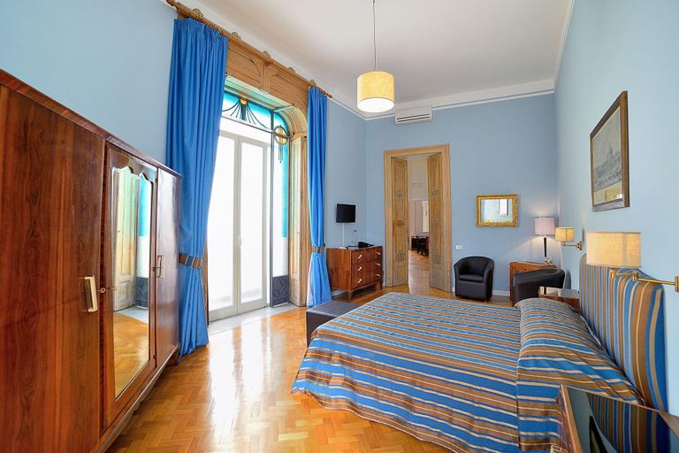 Bedroom 4, SpaccaNapoli Comfort Suites, Napoli