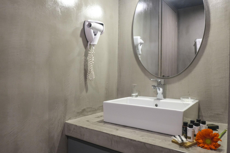 Bathroom 5, Lotus Center Apartments, Attica