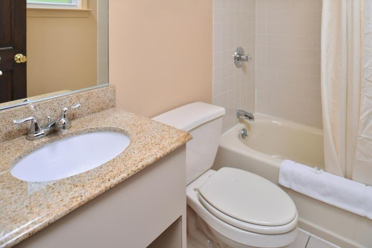 Bathroom 4, Golden Hill Inn Danbury, Fairfield