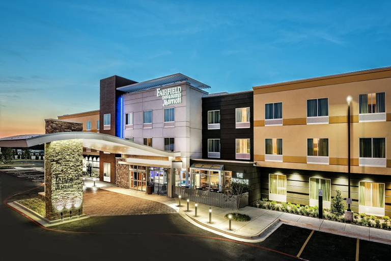 Exterior & Views 2, Fairfield Inn & Suites Van, Van Zandt