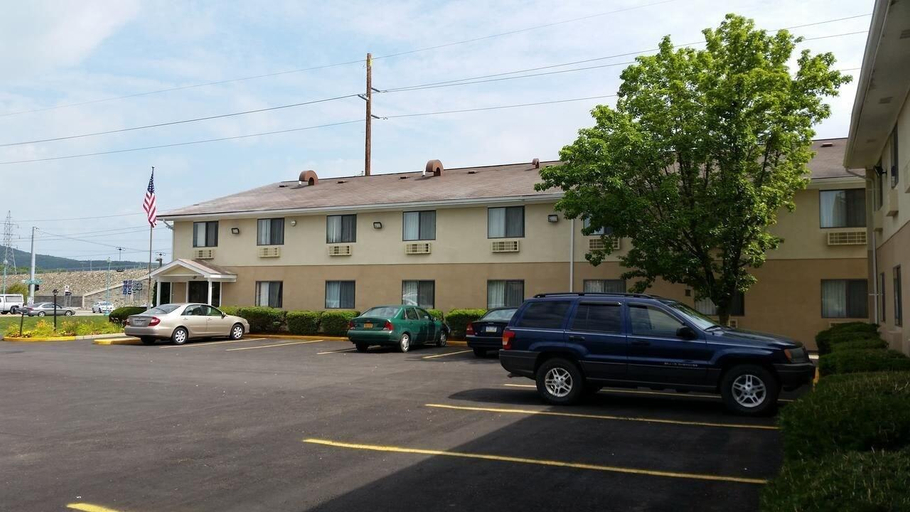 Public Area 5, Corning Inn, Steuben