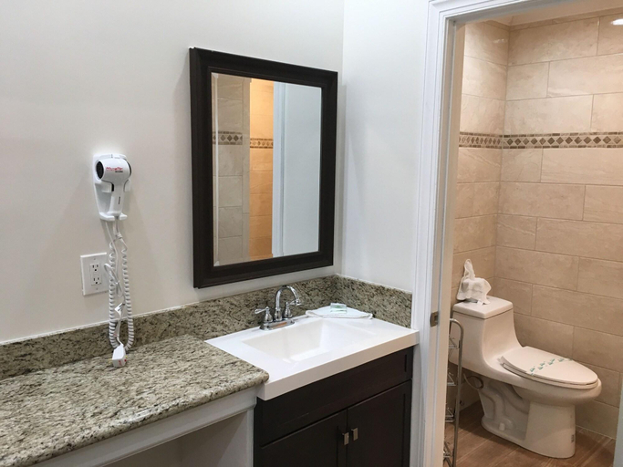 Bathroom 5, Eldorado Atlantic City Beach Block, Atlantic