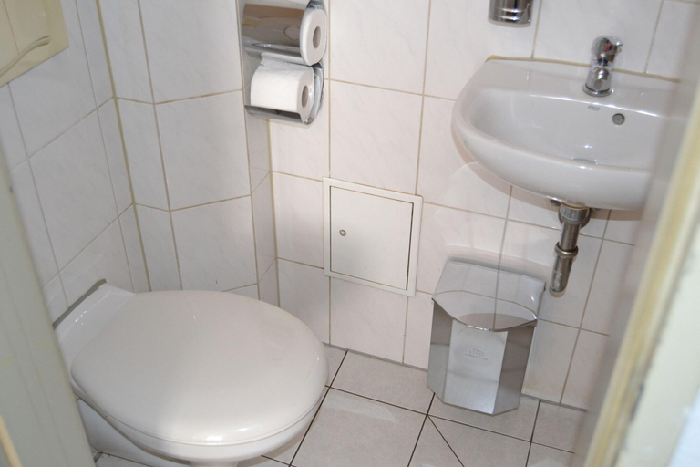 Bathroom 3, Angel Hotel, Frankfurt am Main