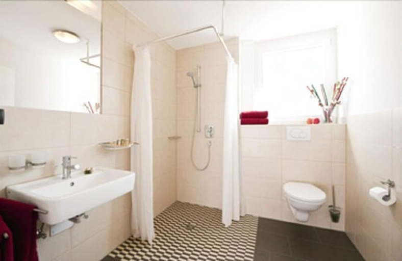 Bathroom 4, Hotel Merlin, Esslingen